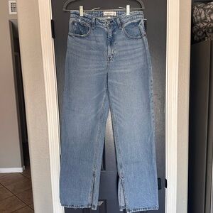 Abercrombie & Fitch the 90’s Relaxed Jean High Rise